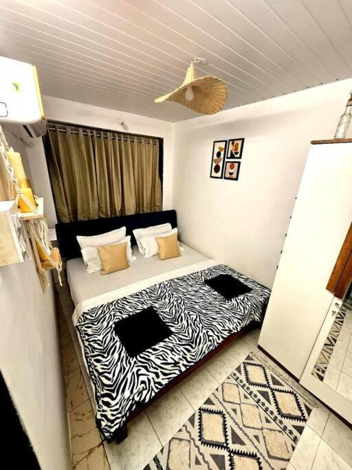 The Pali Nook, Cozy Bandra Escape Bombaj