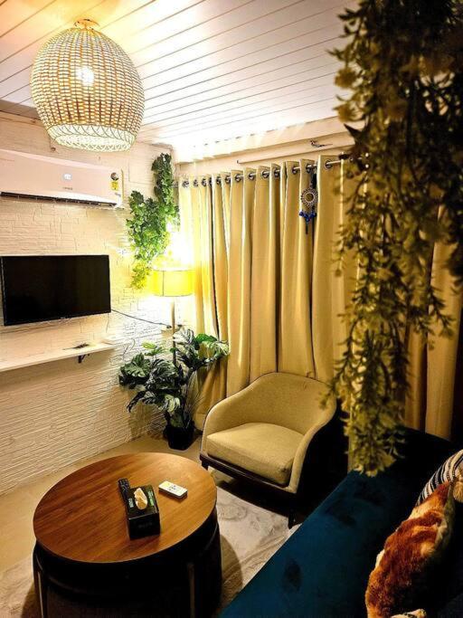 The Pali Nook, Cozy Bandra Escape Bombaj