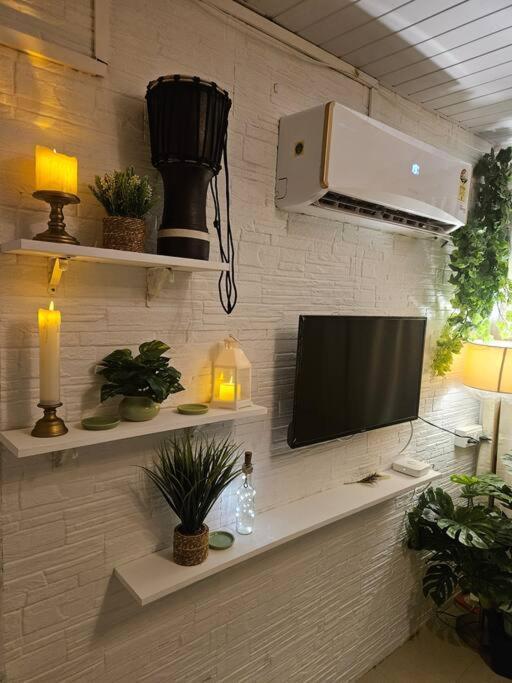 The Pali Nook, Cozy Bandra Escape * Bombaj