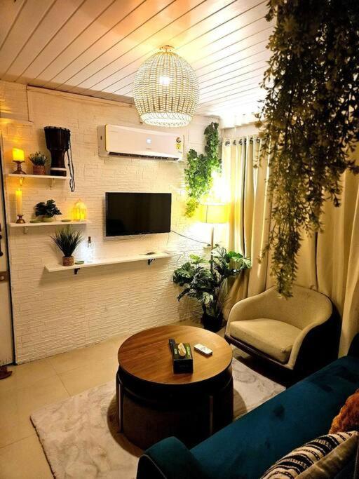 The Pali Nook, Cozy Bandra Escape Apartament Bombaj